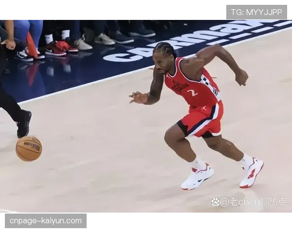 伦纳德关键时刻表现 攻防两端核心作用凸显